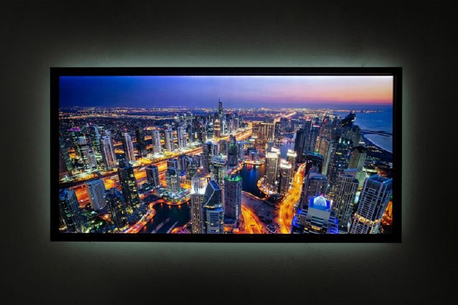 رنگ با کیفیت لایت باکس